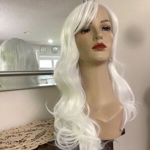 NEW Lovely White Wig